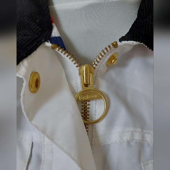 BNWT Barbour Womens White Rain Jacket UK Size 12 Lightweight Union Jack Lining. - Picture 11 of 16